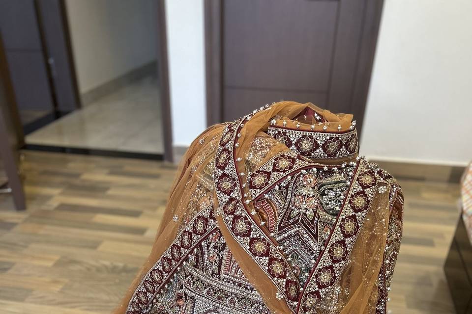 Customised tray for lehenga