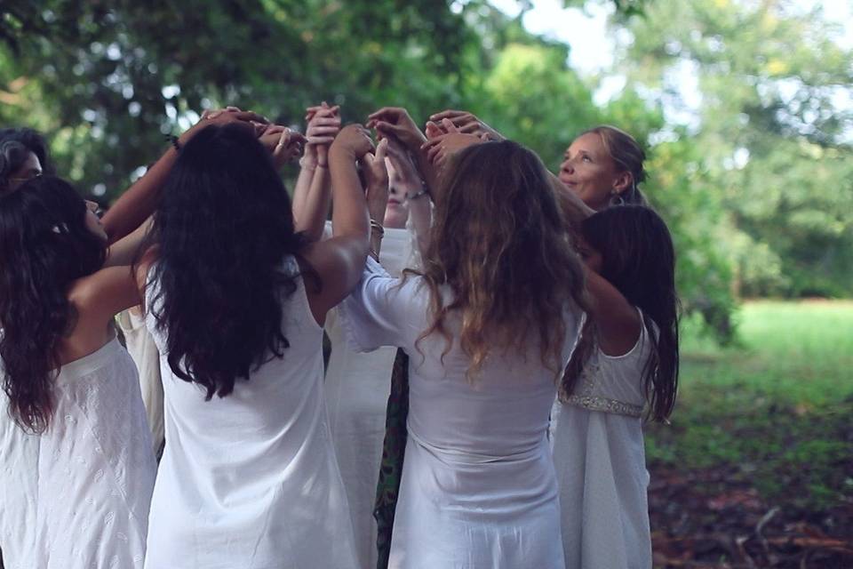 Circle dance