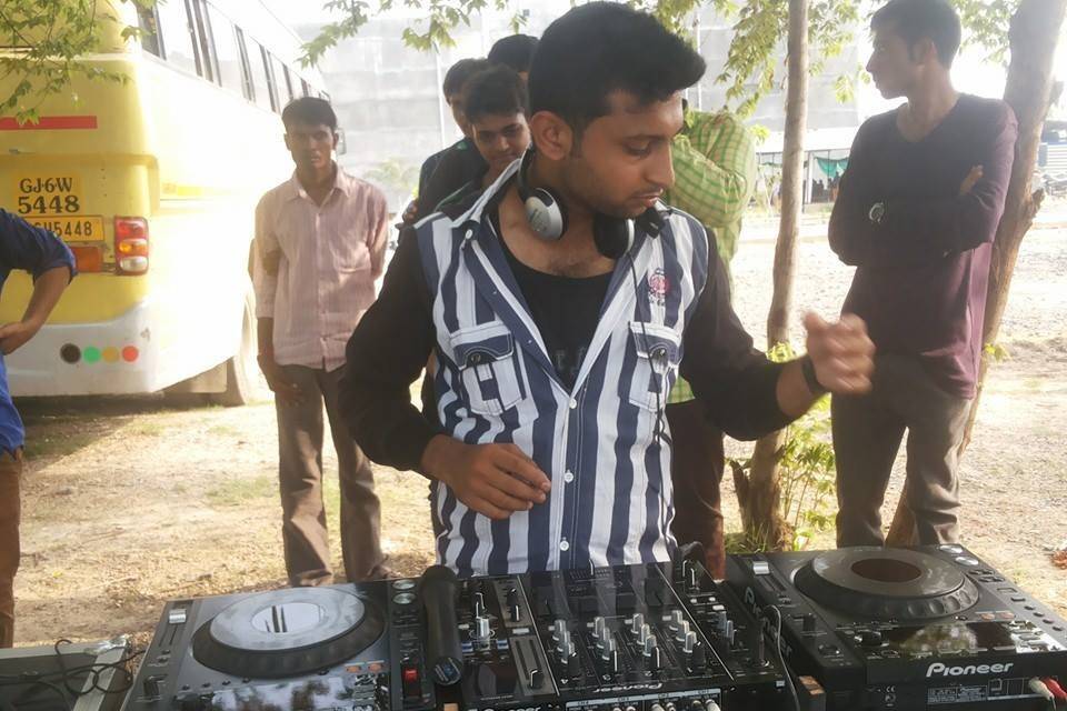 DJ Sheth