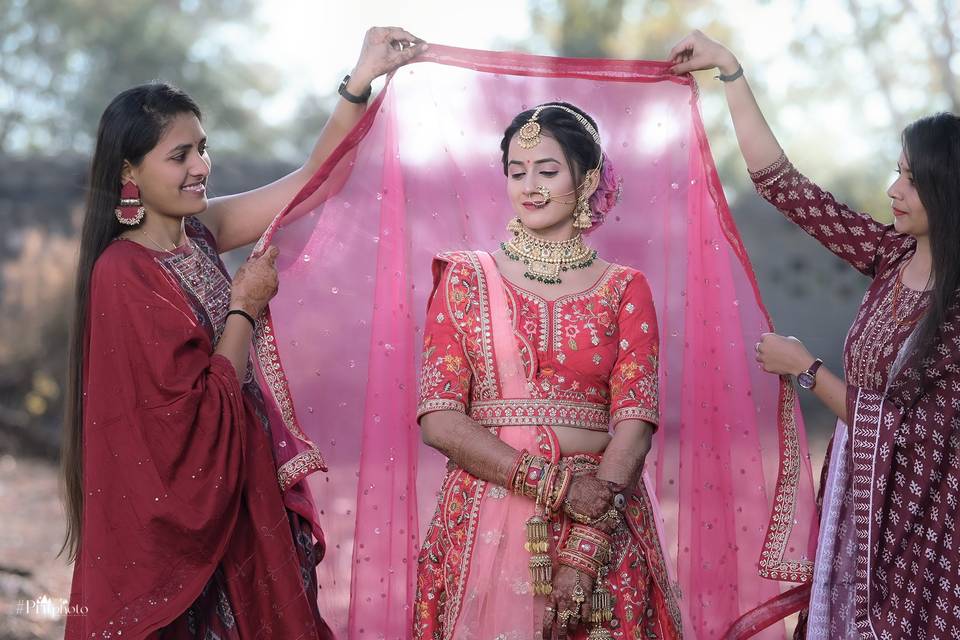 Bride with chundadi