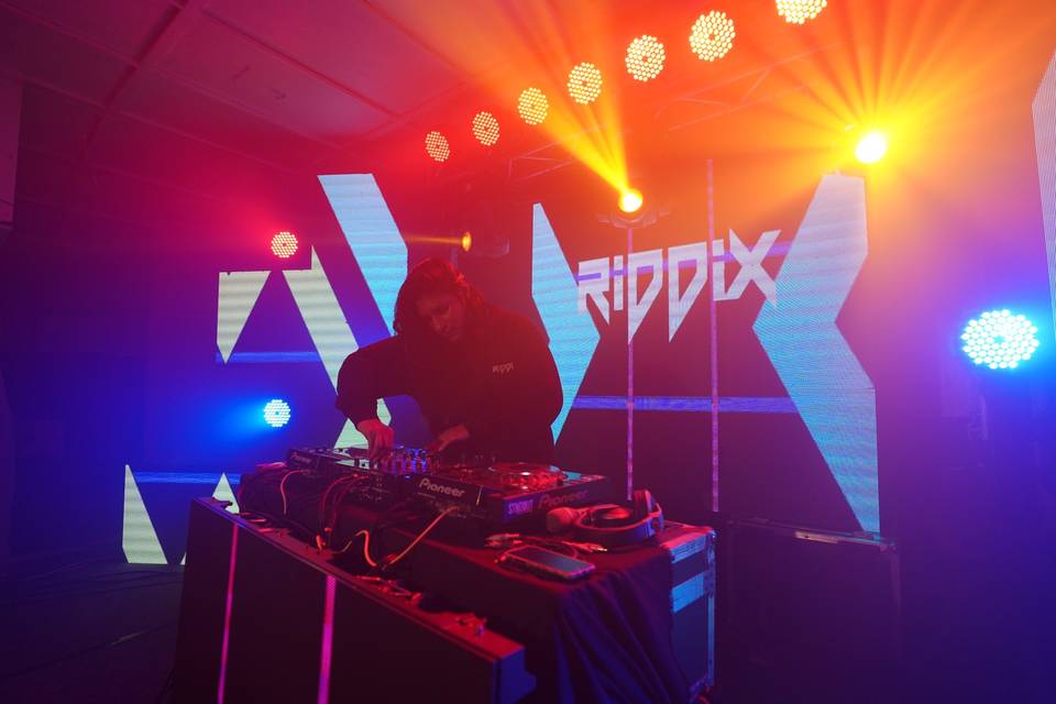 DJ Riddix