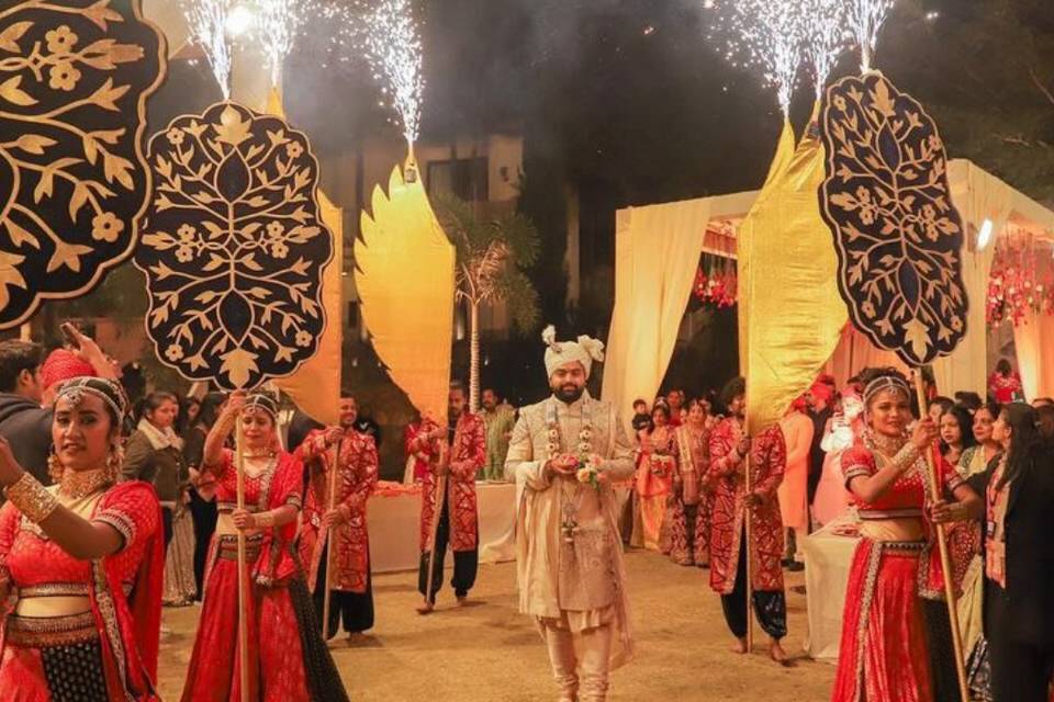 Groom entry