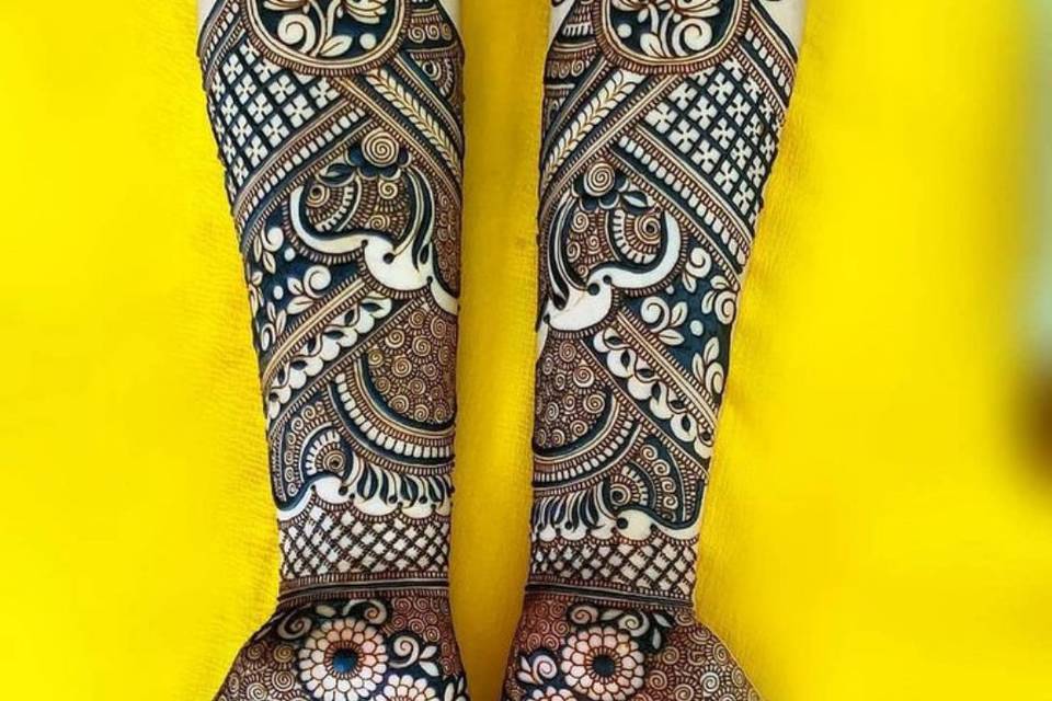 Three di mehandi design