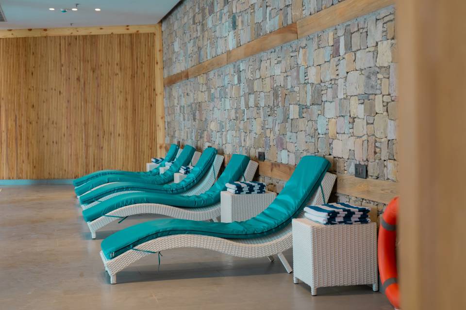 Luxury Pool Chairs