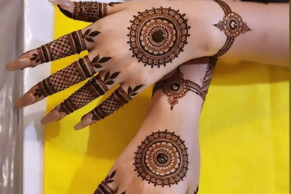 Stylish mehandi