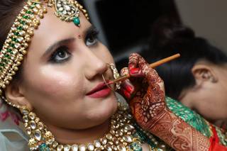 Poonam Mojidra Bridal Makeup Artist