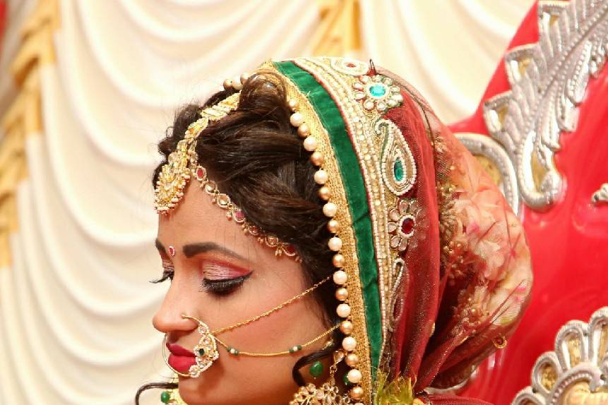 Poonam Mojidra Bridal Makeup Artist