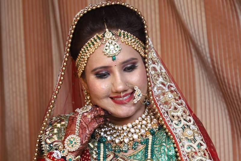 Poonam Mojidra Bridal Makeup Artist