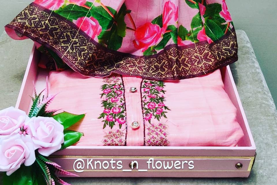 Knots & Flowers