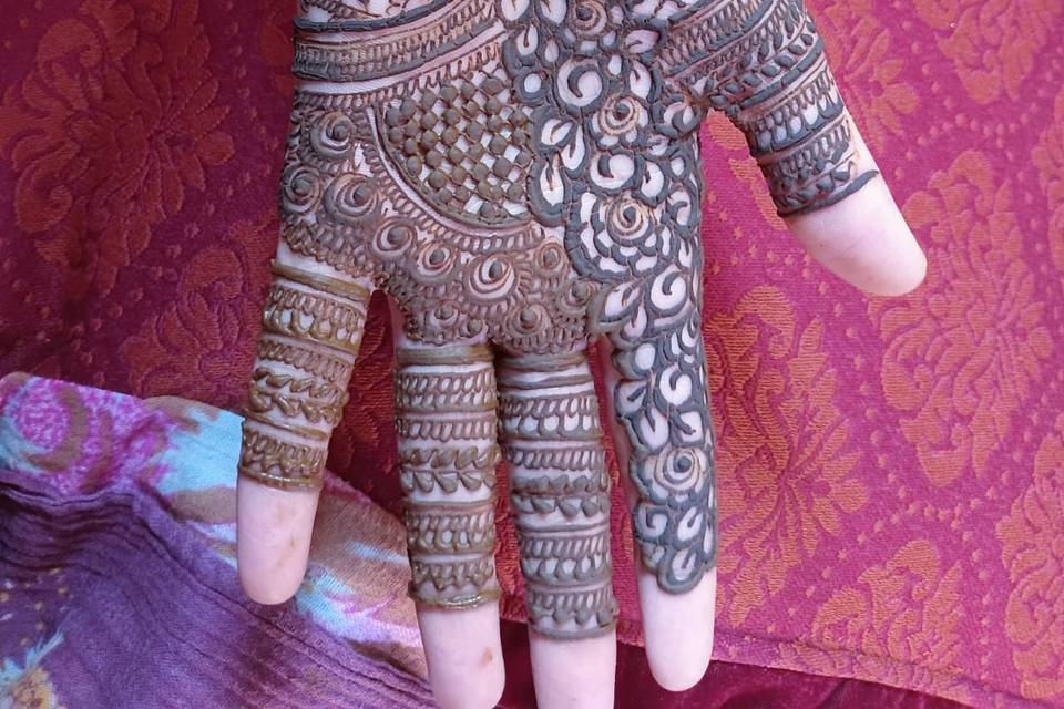 Naaz Mehendi