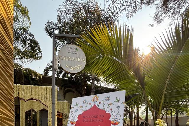 Entrance decor