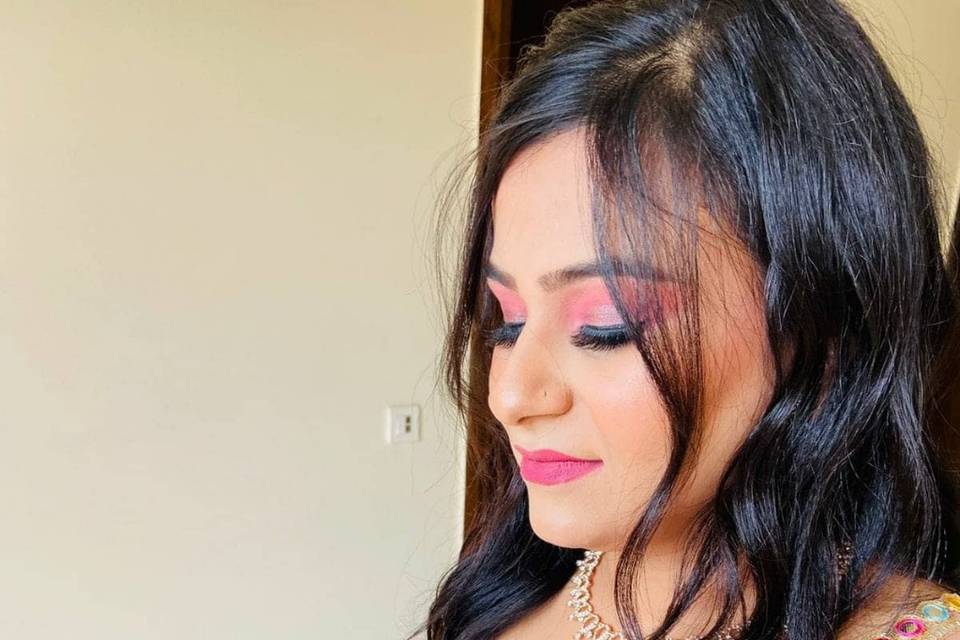 Engagement makeup soft look on