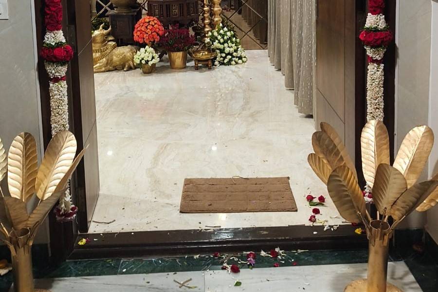 Entrance decor