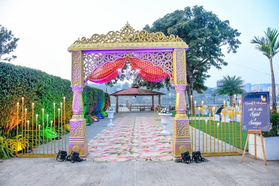 Entrance Decor