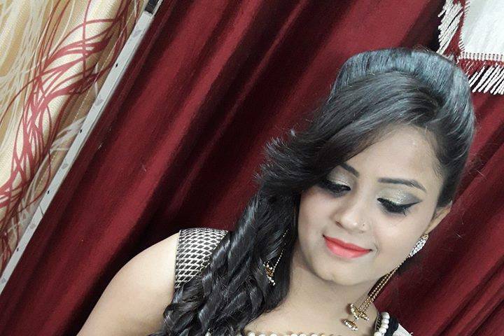 Kavita Beauty Parlour
