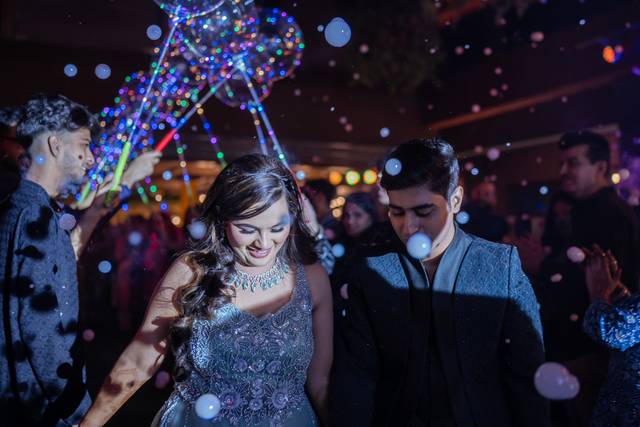 Couple entry