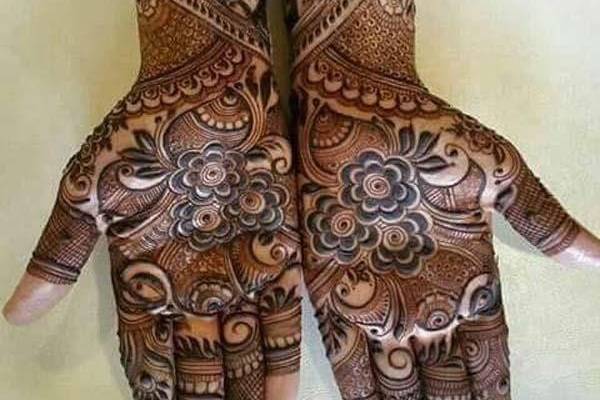 For mehndi order bookings and classes contact 09833887817... #floralhenna  #legdesign #bridallegs #weddings #igtv #igtvvideos #instagram #making  #simple... | By Kinjal Mehndi ArtFacebook