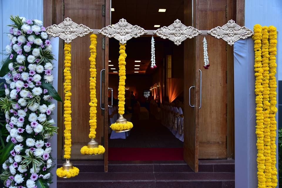 Entrance decor