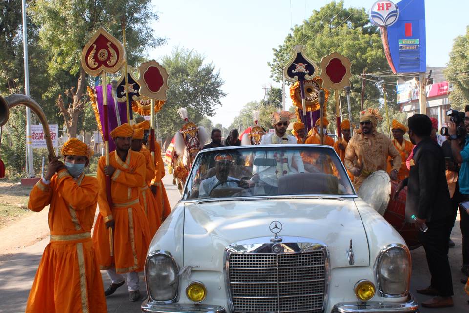 Groom Entry