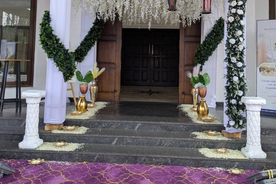 Entrance decor
