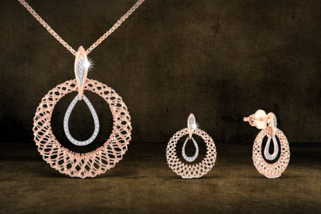 Pendant set