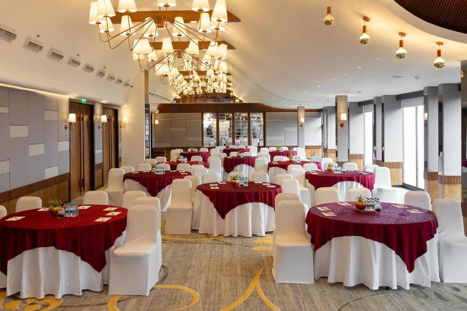 The Oasis, Radisson Individual