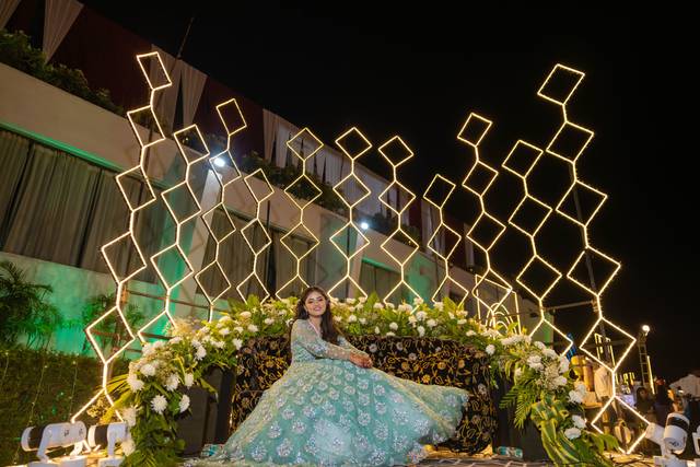 Sangeet Couple Seating
