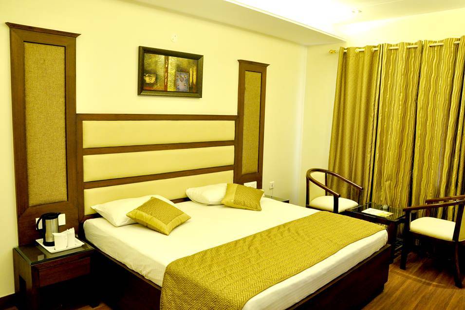 Hotel Paras, Chandigarh