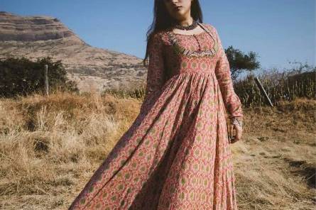 Label Ritu Kumar Brown Embroidered Dress Price in India, Full  Specifications & Offers | DTashion.com