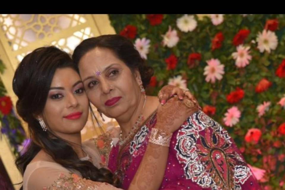 Surbhi mem bride and mom