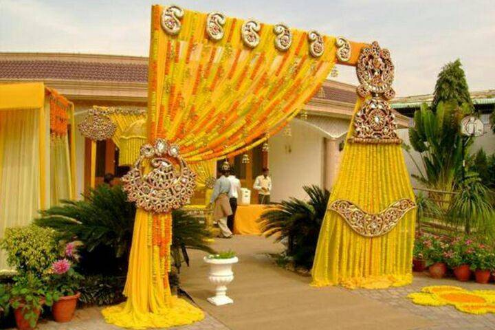 Entrance Decor