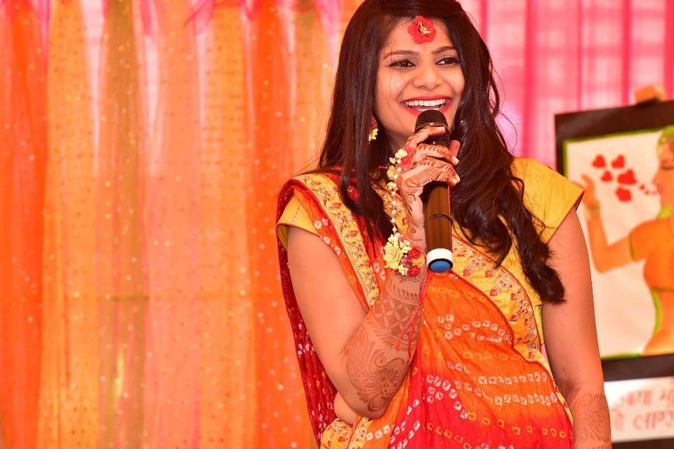 Emcee Mona Birla