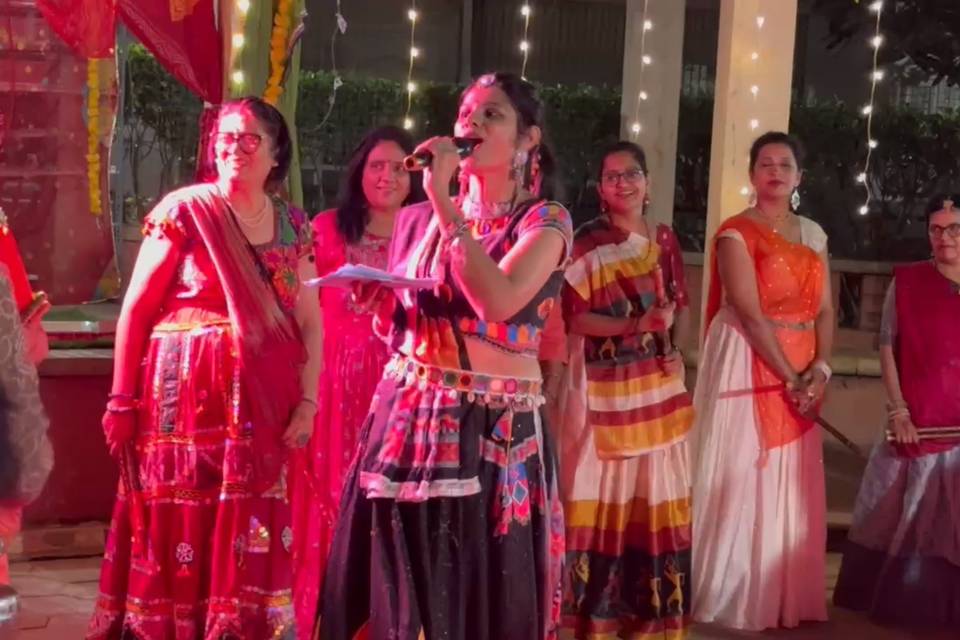 Emcee Mona Birla