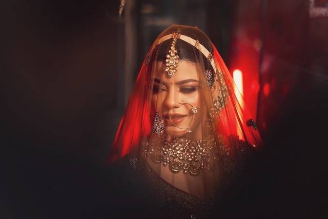 Meenakshi Studio And Color Lab