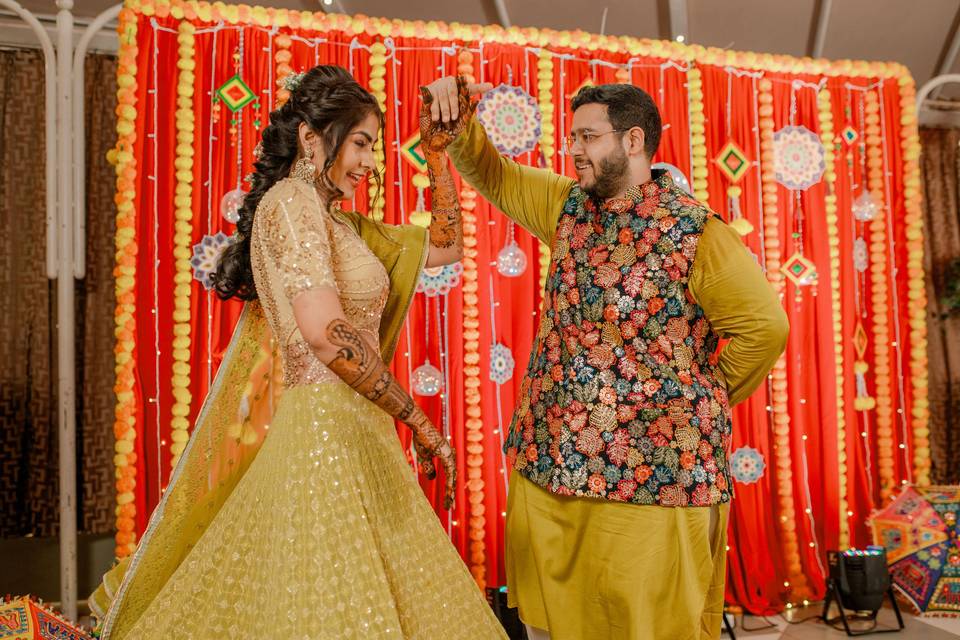 Kanika & Aakash Mehendi