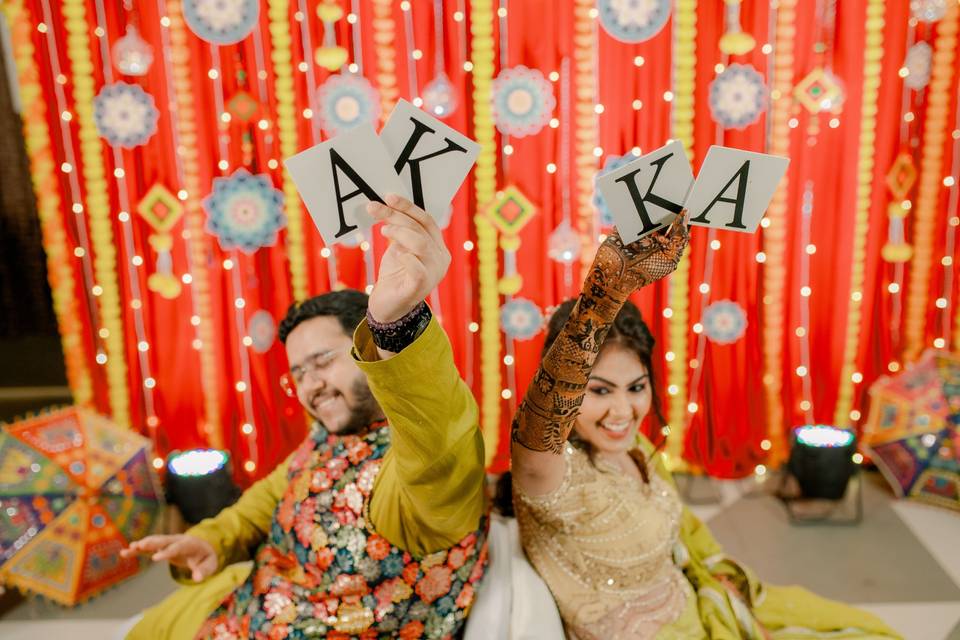 Kanika & Aakash Mehendi