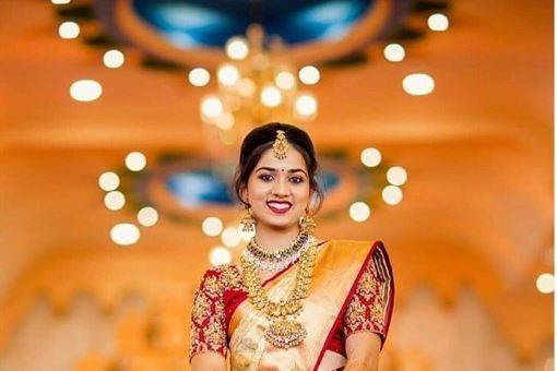 30+ Poo Jadai Alangaram Designs for Wedding and Seemantham – South Indian  Bride - Wedlockindia.com | Indian bridal hairstyles, Indian bride, South  indian bride