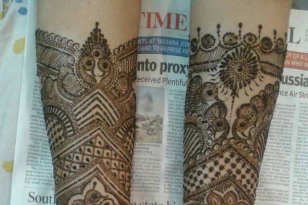 14 Creative Ways To Add Your To-Be-Husband's Name In Bridal Mehendi