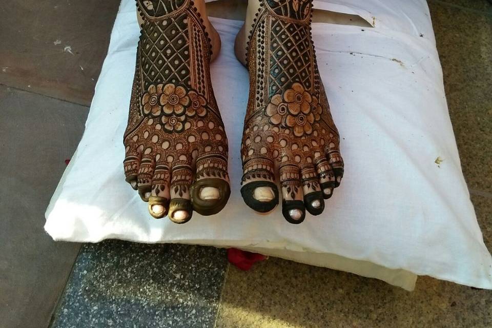 Designer mehndi