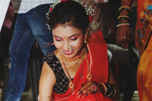 Maharashtrian look