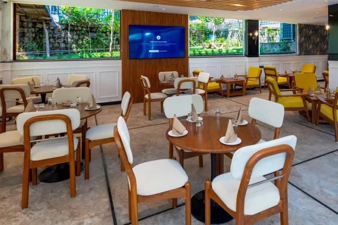 Bar & Lounge