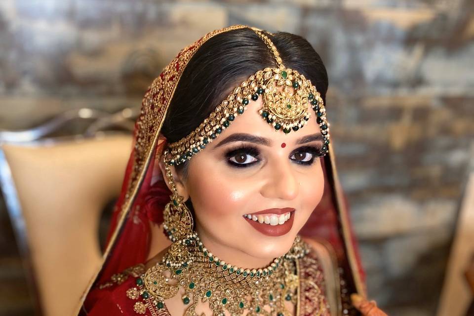 Airbrush makeup for bride