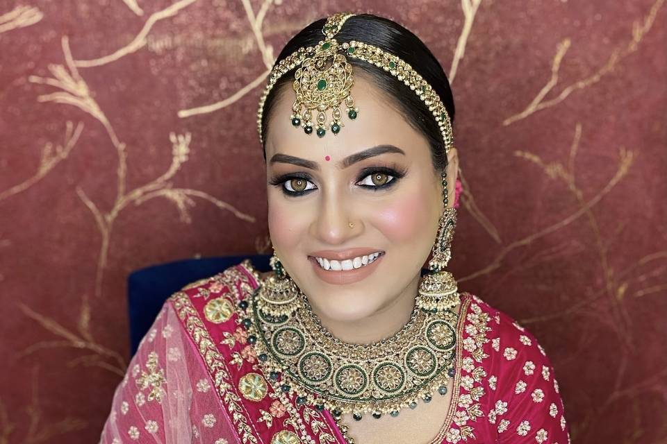 Subtle makeup for bride