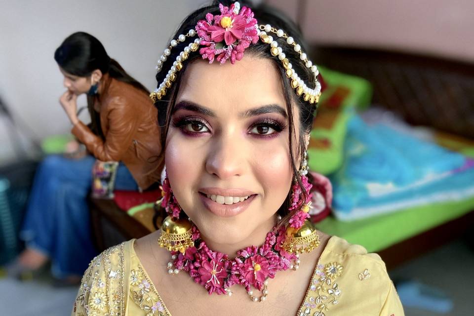 HD mehndi makeup