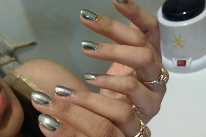 Metallic nails