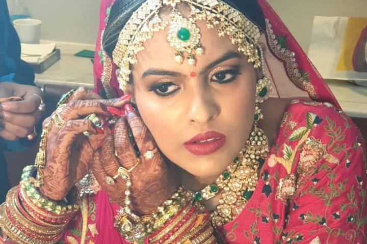 Deepti Mohindar Makeup Artist