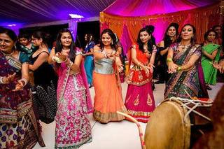Dance Addicts By Vikas Gupta 1