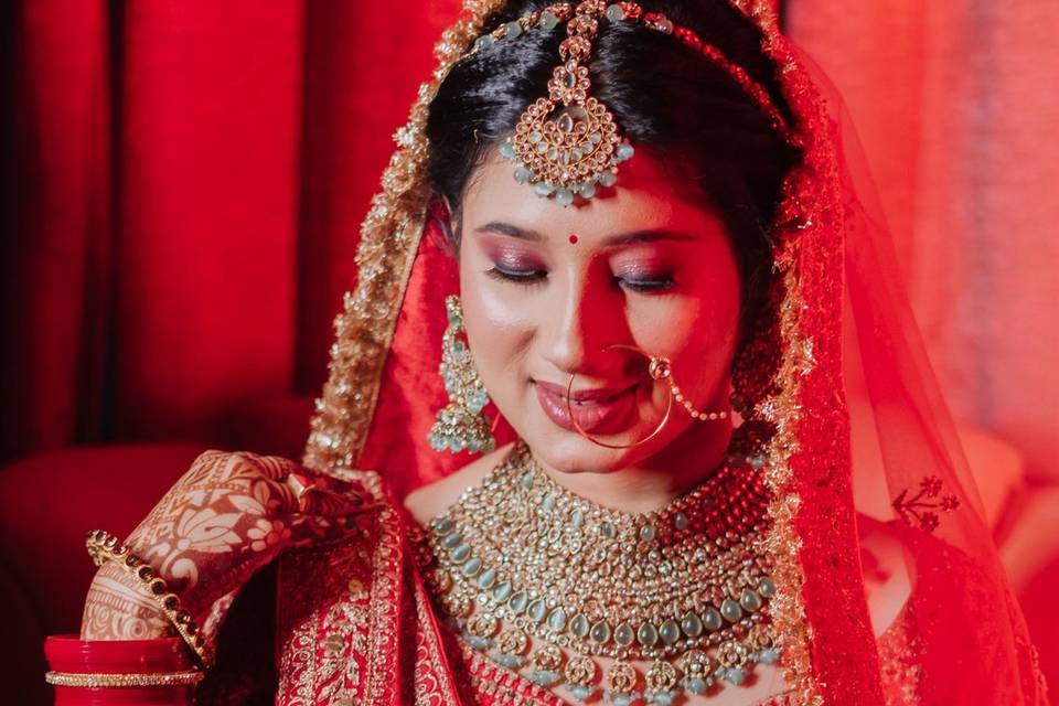 Bride poses - weddingpur