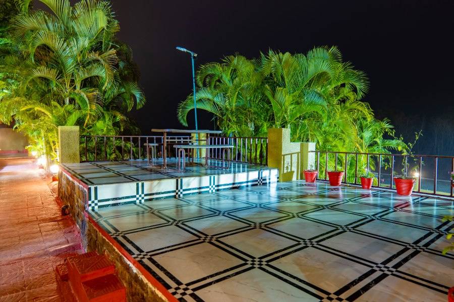 Flying Sparrow Hotel & Resorts