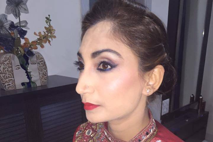 Roshika Narang Makeup & Hairstylist